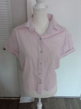 Women's Light Pink Short-Sleeve Button-Down Shirt